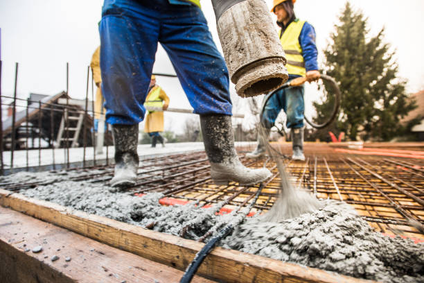 Best Concrete Driveway Installation  in Elwood, IN
